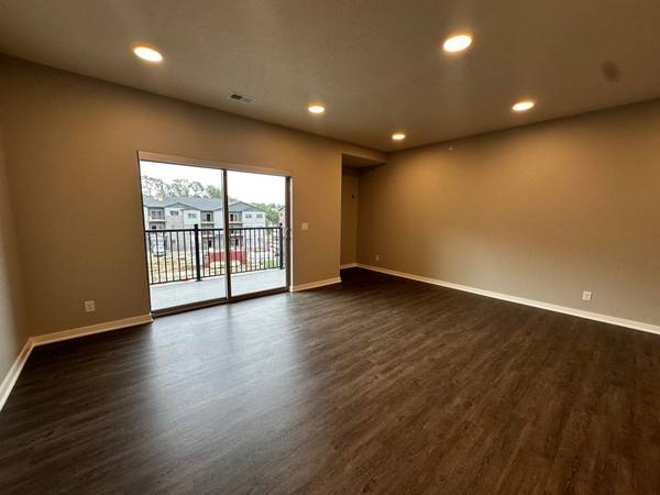 $1,725 / 2br - 1244ft2 - Only Two Left! (Bellevue/Offutt Air Force Base)64021005776771123