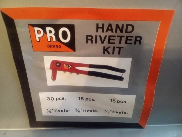 Rivet Gun, Rivets & Metal Carry Case - $20 (Ariton)63442171186947122