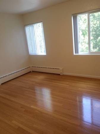 $1,195,000 / 2br - 4000ft2 - Cuádruple en venta, a dos cuadras de la sala de emergencias de OHSU (OHSU Marquam Hill)64198015030017124