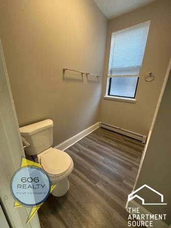 $1,400 / 2br - Bright & Spacious 2 Bed – Washington Park | $1,400/mo | Top Floor (Chicago)63959874808579123