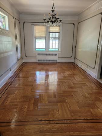 $3,000 / 3br - 1200ft2 - 59TH STREET AND 47TH AVE 3 BEDROOMS TWO FLOOR  NEAR #7 TRAIN (WOODSIDE)64033631686529120