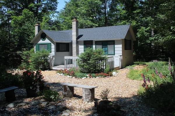 $124,900 / 2br - 536ft2 - 2BR cabin with 24 wooded acres, access from M-123 (Newberry)64151607816705120