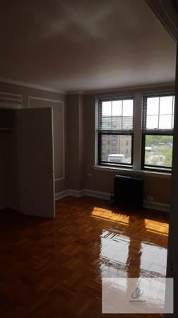 $1,350 / 1br - 750ft2 - SPACIOUS & Renovated 1 BED/ 1 BATH/ ON BEACH63844191546243123