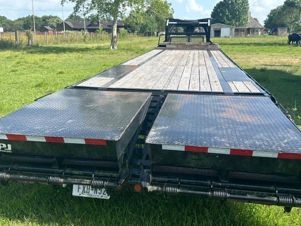 2023 32" PJ Trailer - $11,500 (Santa Fe)62972943065217124