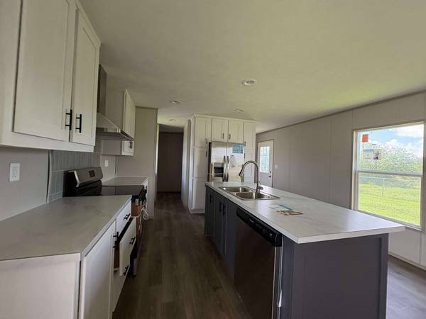 $1,700 / 4br - 3/4 Bedrooms ready to go!! bad credit? NO PROBLEM. (corpus christi)64036542534275120