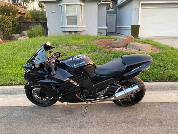 もりりんページ 23- ZX-4R Full Exhaust BLADE 発売 – モリワキエンジニアリング