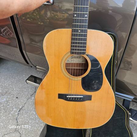 Suzuki Acoustic Guitar SF 150 - 1