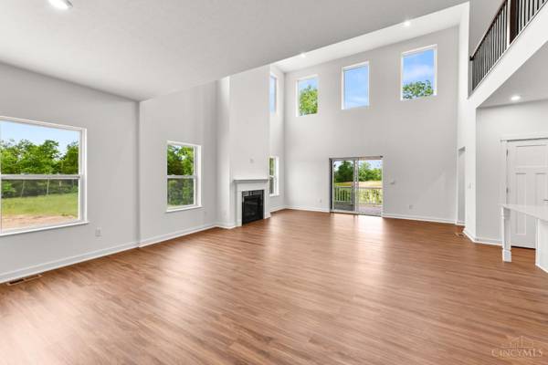 $594,990 / 4br - 2964ft2 - ¡Construcción nueva lista para mudarse en el oeste! (Cleves)63974613246082122