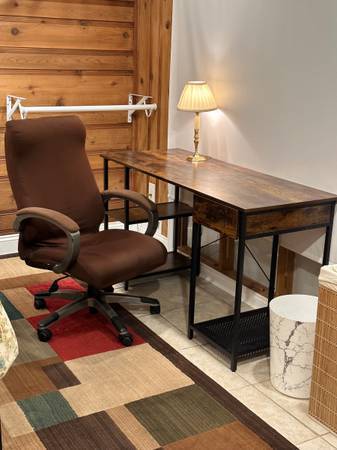 $795 / 5br - ONE BIG BEAUTIFULLY FURNISHED ROOM FOR RENT IN A GREAT LOCATION (Springfield)63311136185859123