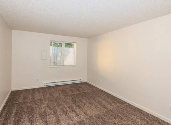 $1,345 / 1br - $500 SAVINGS NOW + Desirable 1B - Small Complex, Open Floorplan (Tigard)63914738538498124
