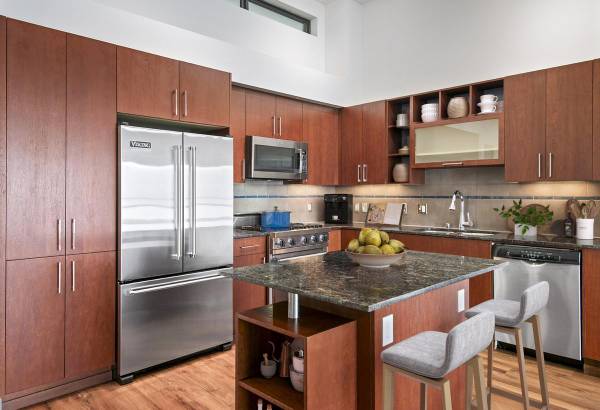 $1,856 / 561ft2 - Viking or Frigidaire gas range and micro-hood, Dry Cleaning Service (Eastlake)64031307091969121