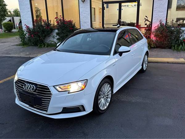 2018 Audi a3 sportback e-tron Premium Plus Wagon 4D - $14,000 (Houston Tx)63622257783811124