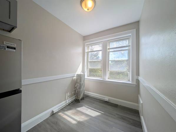 $2,375 New Kitchen & Bathroom ** Heat & Hot Water Included ** Easy to Red T (Cambridge \ Porter Sq. \ Davis Sq.)63828557601667123