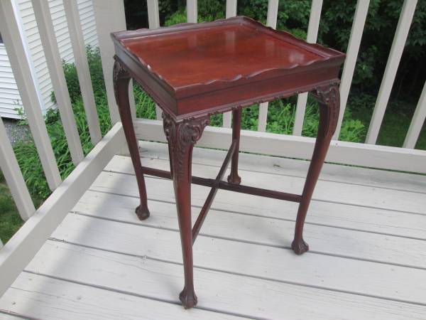 1920 Solid Mahogany, Hand Carved End-Table (Mint Cond, Very Sturdy) 1