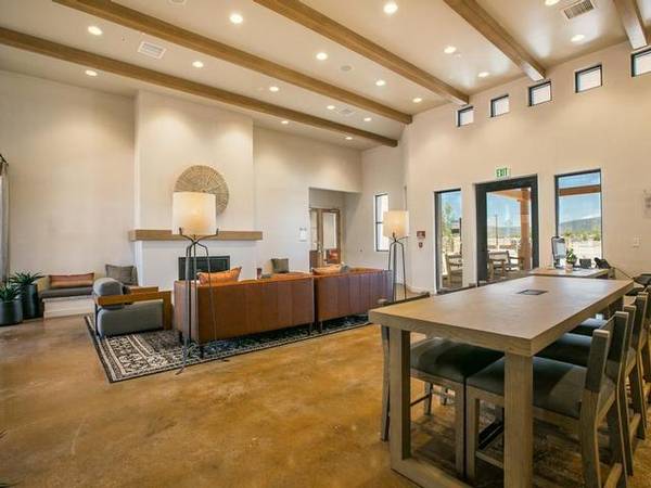 $2,343 / 3br - 1336ft2 - Private Patios & Balcony, 9 ft Ceilings, Gourmet Kitchen w/ Gas Range63806020162561121