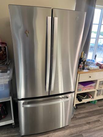 Wonderful Double Door GE Refrigerator - Like New 1