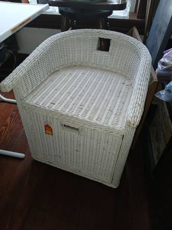'hollow ' bottom wicker chair w/ front loading storage ' drawer ' 1