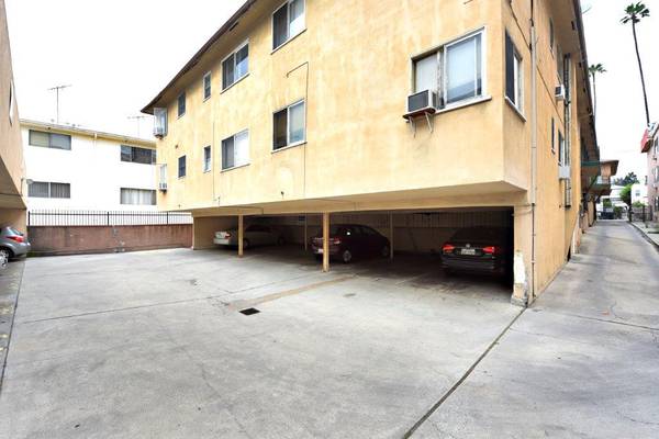 $1,995 / 1br - 800ft2 - hollywood(love pets) GARDENS (LOS FELIZ ATWATER VILLAGE)63700899818369123