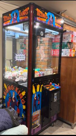 Amazing Claw Machine Full Sized 1