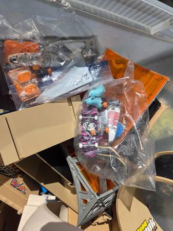 Tony Hawk Tech Deck/HexBug sets 1