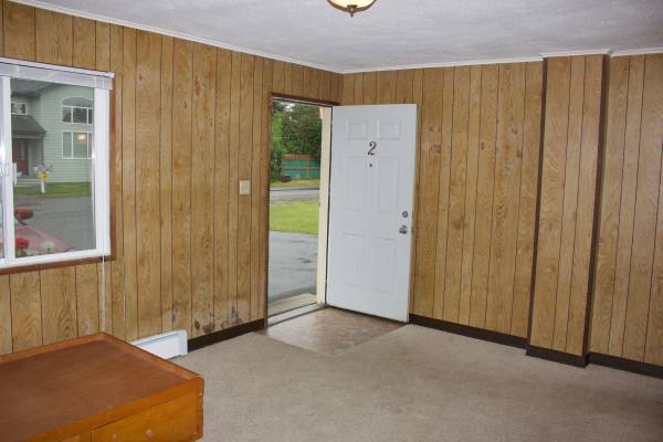 $750 / 375ft2 - All utilities Included - Very Nice Efficiency (1902 W. 33rd #2)64014172358273123