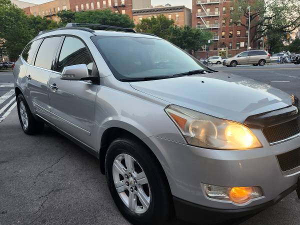 2012 CHEVY TRAVERSE LT - $4,795 (Bronx)63654717857665120