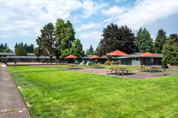 $1,225 / 450ft2 - Space, Comfort, Value: It's All Here. Dive In! (Springfield)63977278548482120