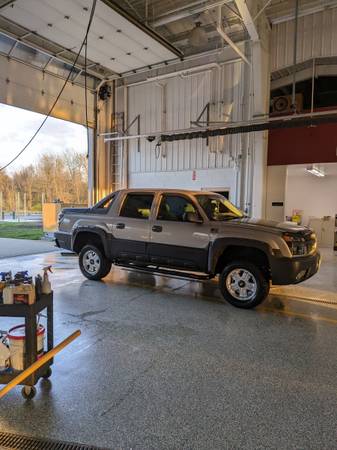 2002 Chevrolet Avalanche - $2,250 (Roseville)63470234671875122