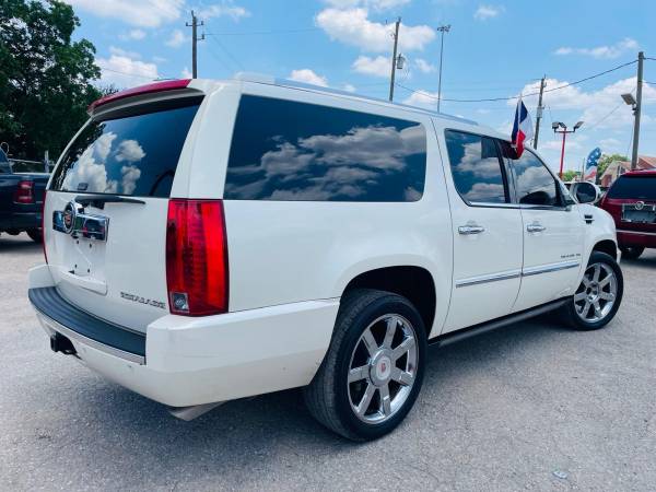 2014 Cadillac Escalade (NO CREDIT NEEDED)(in house financing)(REPOS OK) - $3,000 (Houston)63622234183299121