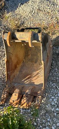 Bobcat bucket 1