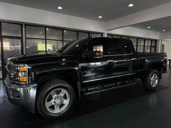 2016 Chevrolet Silverado 2500 HD Crew Cab LTZ Pickup 4D 6 1/2 ft V8, T 1