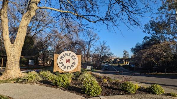 $2.056 / 2 habs - 875 pies² - 2 dormitorios, suelos de madera laminada, ubicado en Sacramento (11325 Quartz Dr, Sacramento, CA)63228526149505124