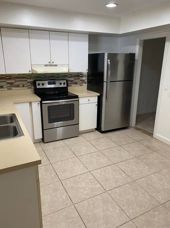 $1,750 / 2br - 800ft2 - 2 bedroom 1  bath Apt. In Duplex (Stuart)63799984731009122