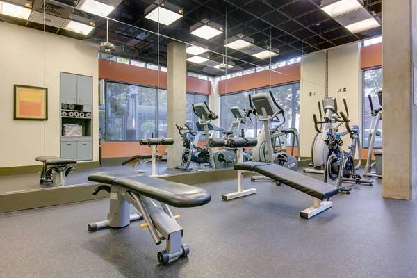 $3,188 / 2br - 969ft2 - Simply beautiful 2 bed / 2 bath in prime Seattle neighborhood (Seattle - Close to Space Needle)63910195785986122
