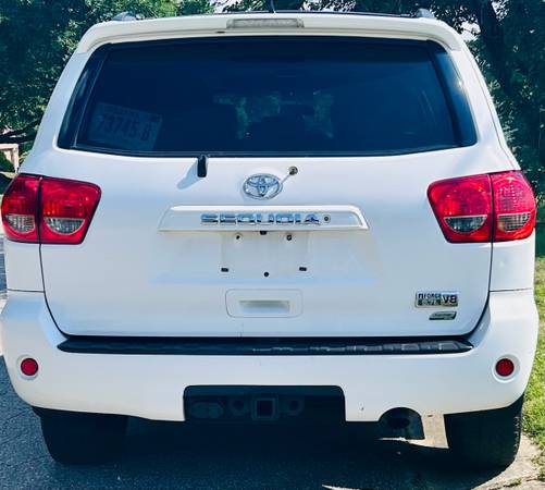 2015 toyota Sequoia SRS Sport utility - $15,500 (Indianapolis)63621986594561124
