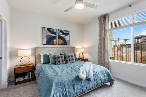 $1,270 / 1br - 668ft2 - Self-Service Package Lockers, Fire Pit with Seating Area (7601 W Glendale Ave, Glendale, AZ)64024824107265122