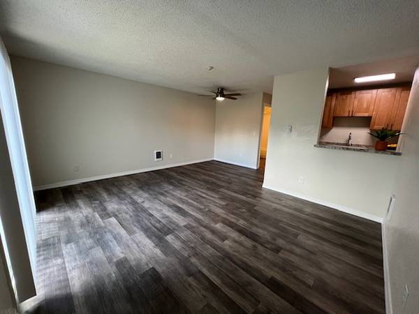 $1,695 / 1br - 650ft2 - 🍂 Cozy Up This Fall – 1-Bed Apartment w/ W/D + Parking. Now Leasing! (Lynnwood)63885125769473121