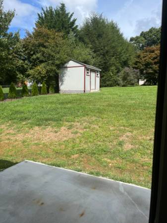 $1675.00 / 3br - 1080ft2 - 3 BR 1 bath home near I-40/26 WEST of Asheville64029207300226123
