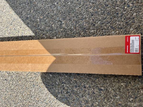 Brand New OEM 2018-2022 Honda Accord Door Sill Protection Film 1