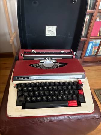 Electric typewriter 1