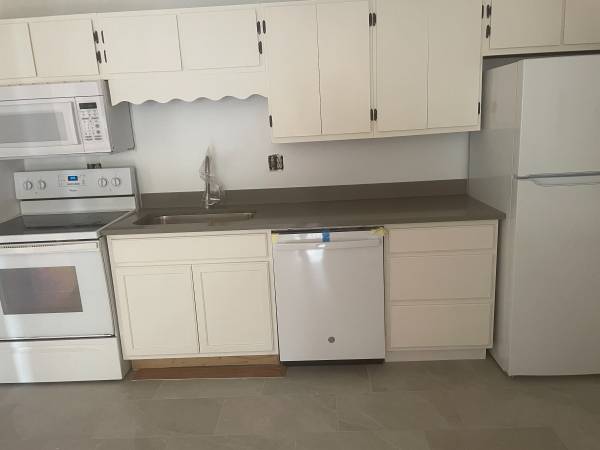 $1,800 / 1br - 900ft2 - Woburn 1 Bedroom - Great Location, No Fee, Avail. October! (Woburn, MA)63856337020547122