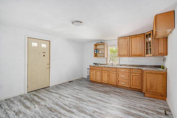 $132,000 3-bed home with barn and LAND CONTRACT TERMS! (Augusta, MI)64151605128961121