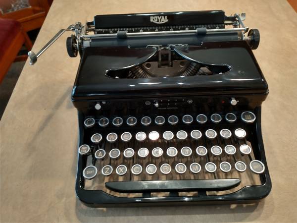 Royal Standard Portable Typewriter, Model O 1