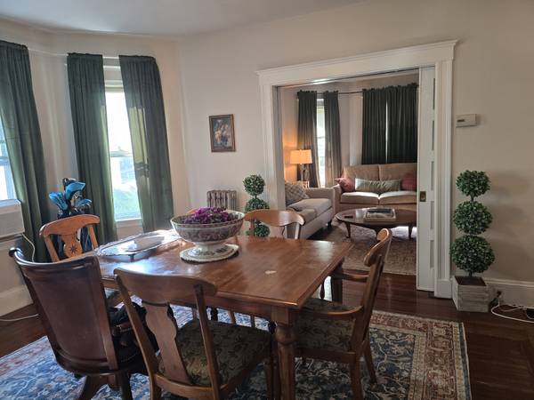 $3,200 / 2br - 10/1!Great Location 2BD!6 MIN to Davis SQ!LVR/DNR!Pets NEG!I/U Laundry (Davis Square)63699526025857120