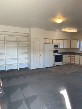 $1,212 / 565ft2 - Just Reduced! Studio on the ground floor. (Lebanon)63624669334913121