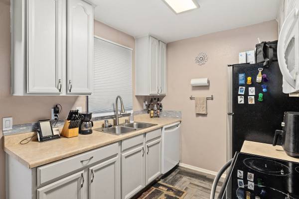 $449,000 / 2br - 1024ft2 - ***Even Better Buy Now!  2BR 1.5BA Lakeside Townhome  $449,000*** (Lakeside)64196505181314123