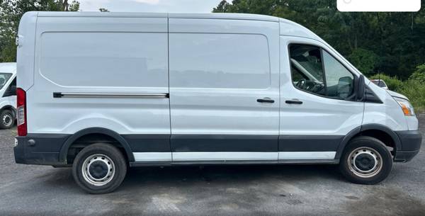 2019 Ford T250 vans - Photo 6