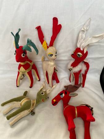 Vintage Christmas Reindeer Decorations 1