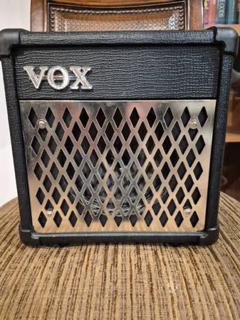 Vox DA5 amp 1