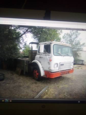 1974 International Harvester Corporation 1610B - $1,750 (Ontario Oregon)63443985827585123